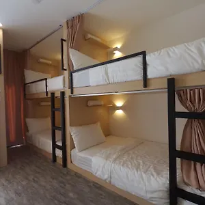  Hostel Signel